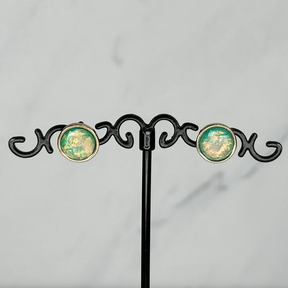 Claire's Irridescent Green and Gold Tone Bib Necklace with Matching Earrings - Picture 5 of 15